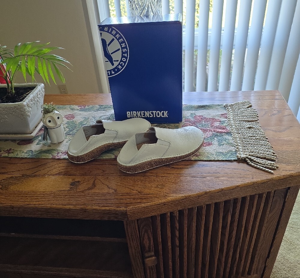 Women White Slip-On Leather Shoes - Picture 3 of 5